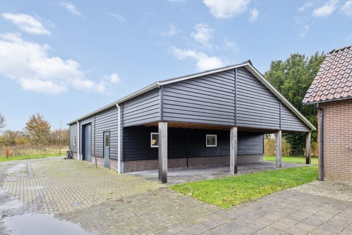 Foto 32 van Middelerstraat 11