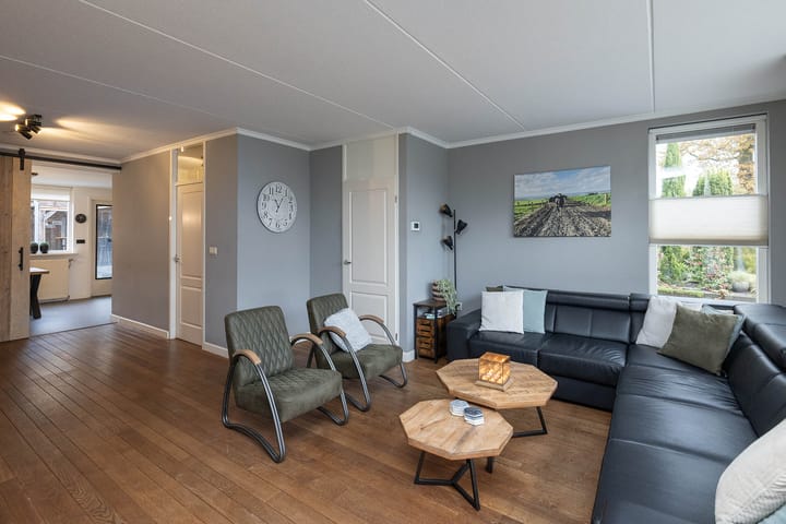 Foto 2 van Brahmsstraat 8