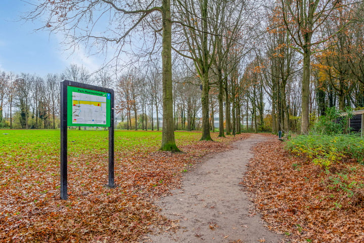 Bekijk foto 38 van Valkenkamp 680