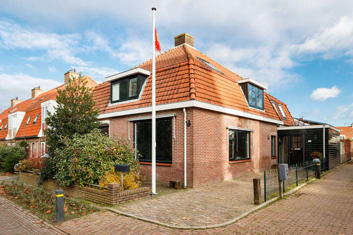 View photo 2 of Lobbendijk 11