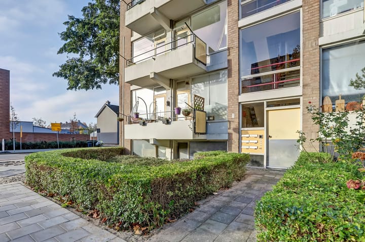 Foto 2 van Maarten Harpertsz. Trompweg 43