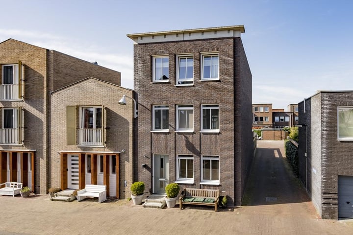 Bekijk foto 1 van Schellingwoudegracht 2