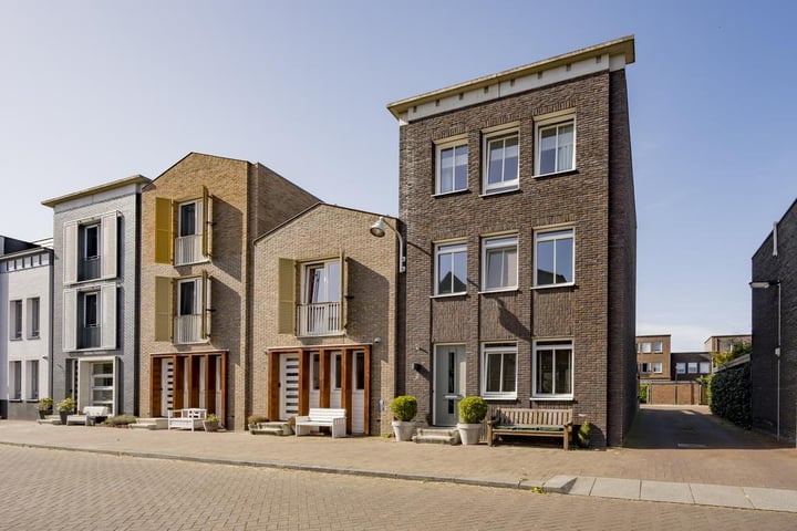 Bekijk foto 2 van Schellingwoudegracht 2