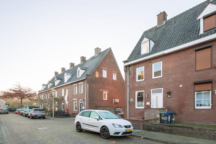 Photo 21 of Pelikaanstraat 11