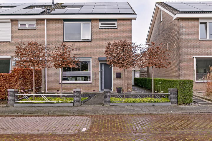 Foto 2 van Robiniahof 5