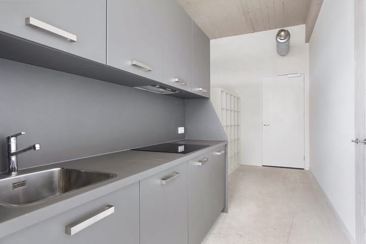 Photo 11 of Pastoor Spieringsstraat 3-S