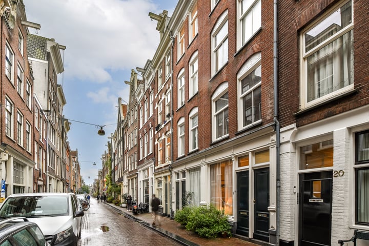 Bekijk foto 15 van Bloemstraat 26-1