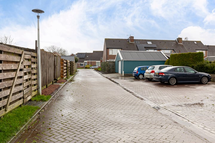 View photo 34 of Looxmastraat 25