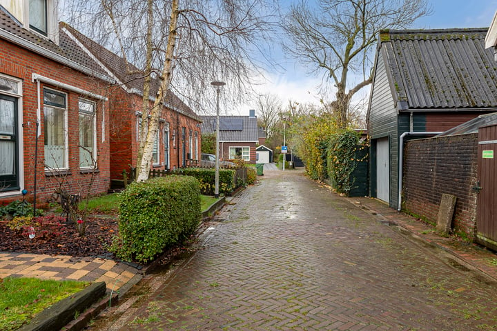 View photo 39 of Looxmastraat 25