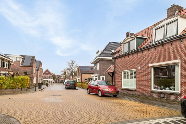 Bekijk foto 23 van Vossenbeldsstraat 18