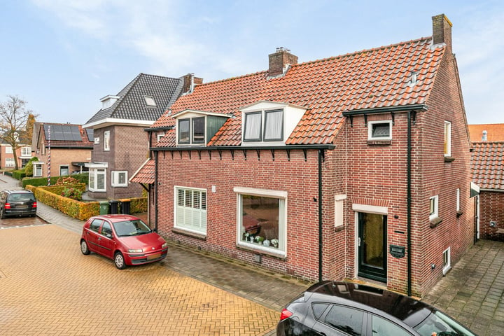 Bekijk foto 25 van Vossenbeldsstraat 18