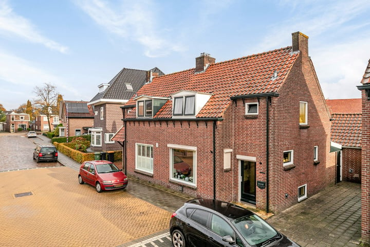 Bekijk foto 26 van Vossenbeldsstraat 18