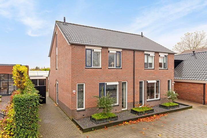 Bekijk foto 1 van Haarstraat 165