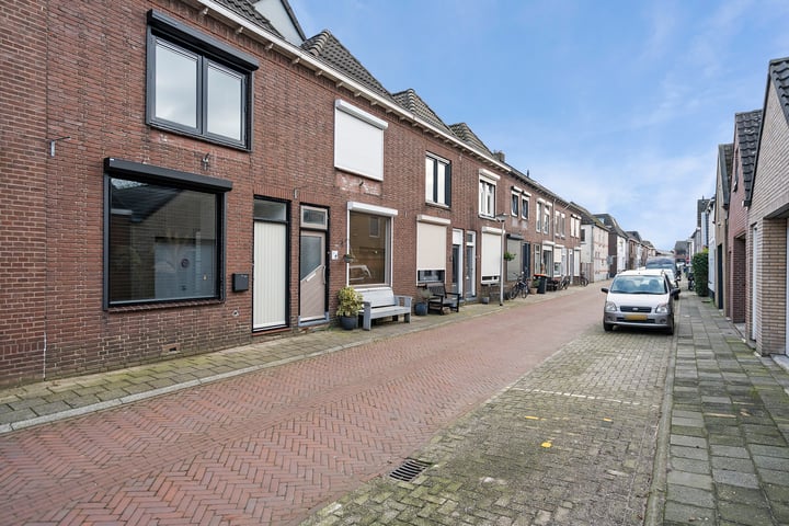 Bekijk foto 2 van Klaas Benninkstraat 27