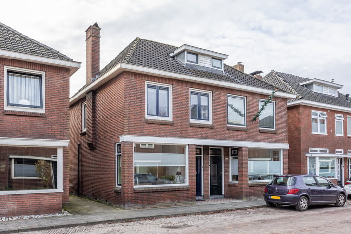 View photo 2 of Crocusstraat 34