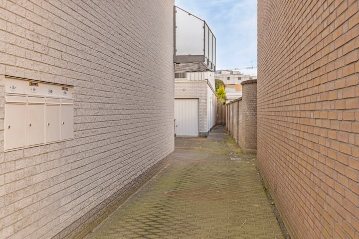 Bekijk foto 5 van Spoorstraat 14