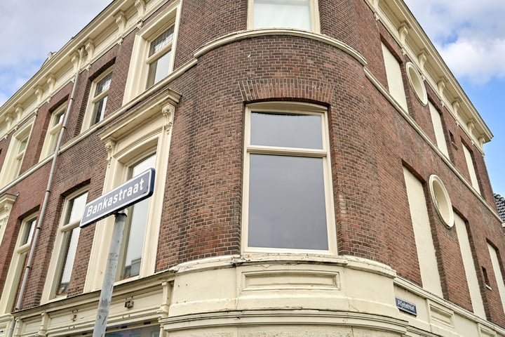 Bekijk foto 2 van Bankastraat 107