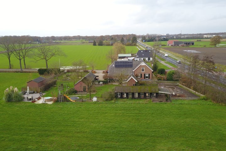 Bekijk foto 2 van Aaltenseweg 92