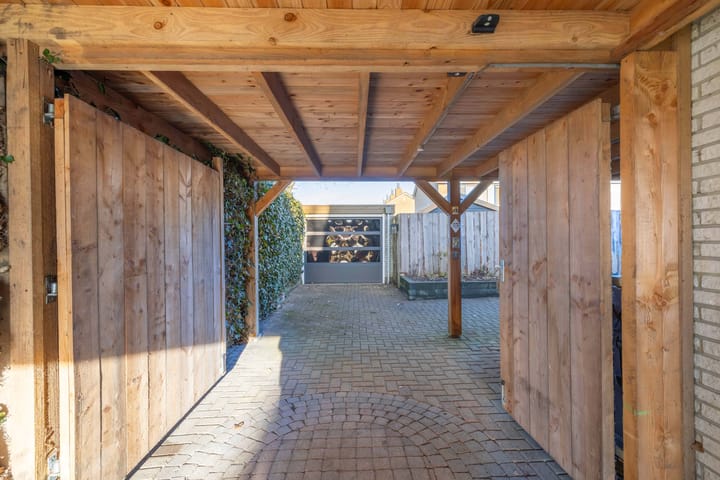 Foto 36 van Dokter Siebingasingel 132