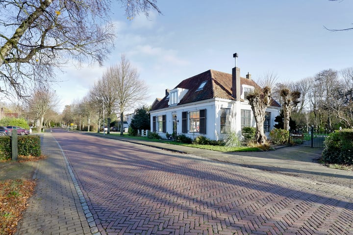 View photo 1 of Burghseweg 45