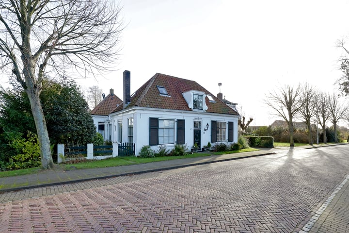 View photo 4 of Burghseweg 45