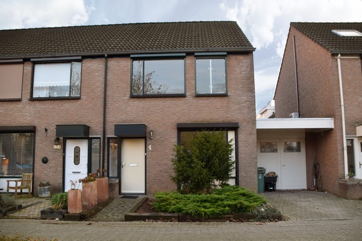 Foto 8 van Kardinaalsmuts 152