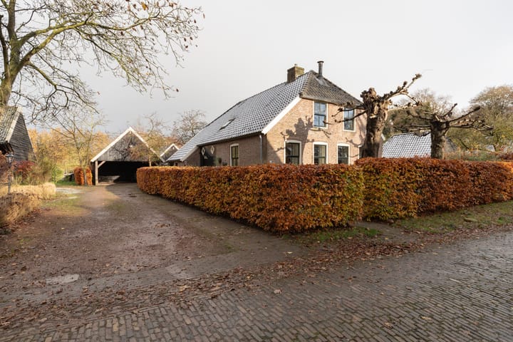 Photo 2 of Dorpsstraat 11