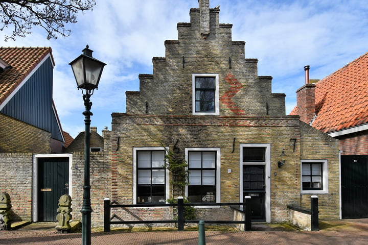 Bekijk foto 46 van Burgemeester Mentzstraat 9