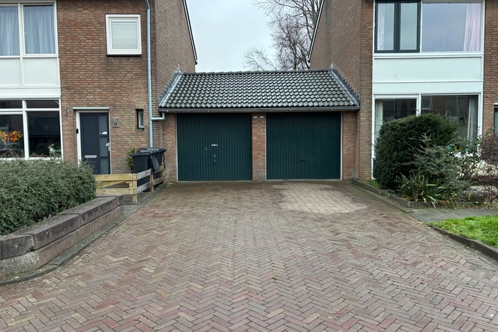 View photo 4 of Kamperfoeliestraat 14A, garage 414