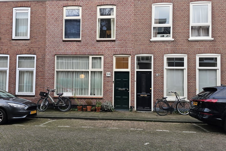 View photo 2 of Palmstraat 39