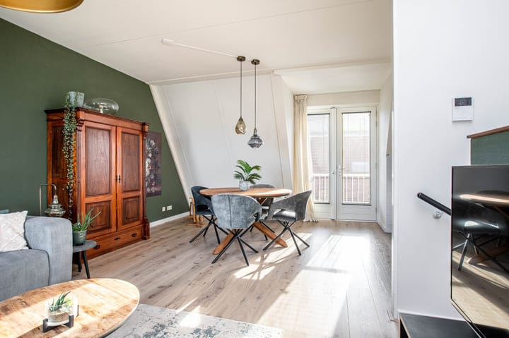 Photo 4 of Van der Hulststraat 24