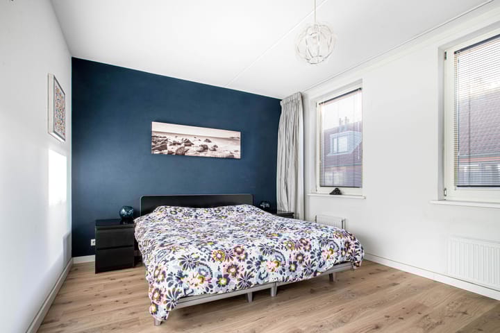 Photo 16 of Van der Hulststraat 24