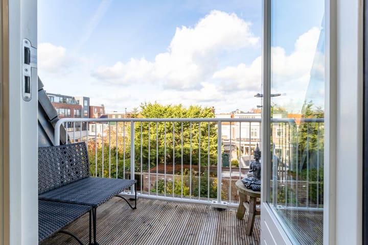 Photo 22 of Van der Hulststraat 24