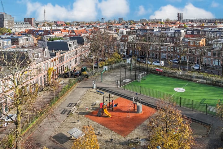 Photo 27 of Van der Hulststraat 24