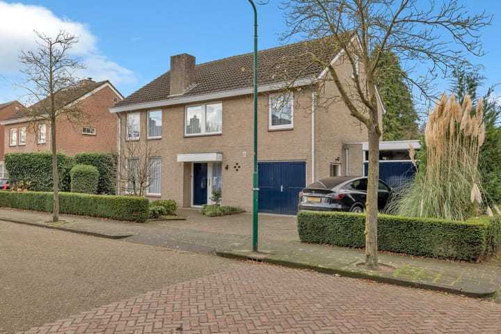 Photo 7 of Barthold van Heesselstraat 14