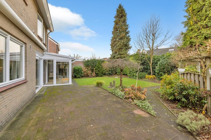 Photo 60 of Barthold van Heesselstraat 14