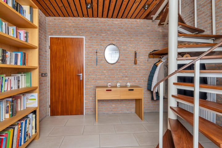 Photo 12 of Barthold van Heesselstraat 14