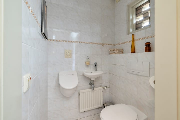 Photo 11 of Barthold van Heesselstraat 14