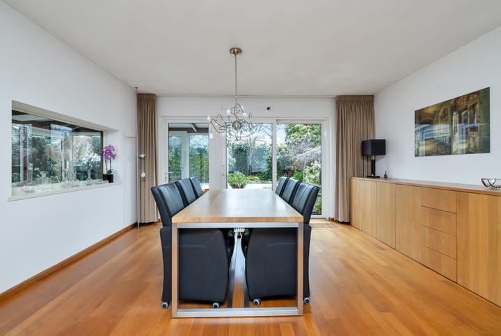 Photo 19 of Barthold van Heesselstraat 14