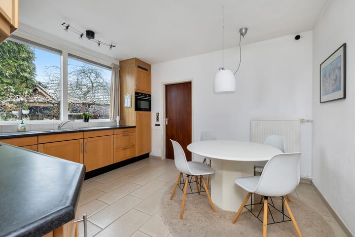 Photo 23 of Barthold van Heesselstraat 14