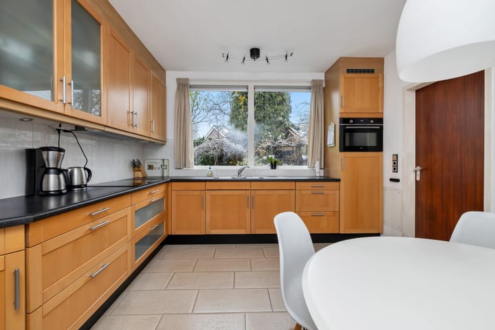 Photo 3 of Barthold van Heesselstraat 14