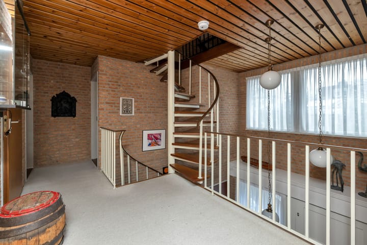 Photo 26 of Barthold van Heesselstraat 14