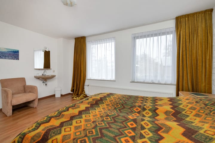 Photo 35 of Barthold van Heesselstraat 14