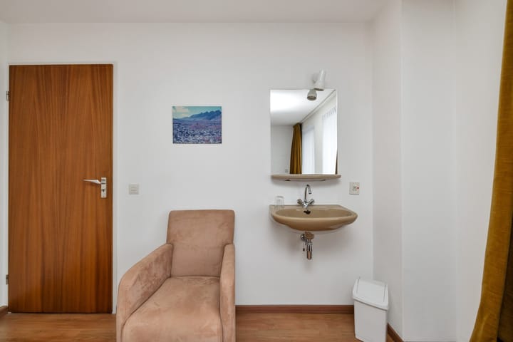 Photo 36 of Barthold van Heesselstraat 14