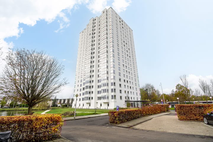 Foto 2 van Prins Clausplein 22