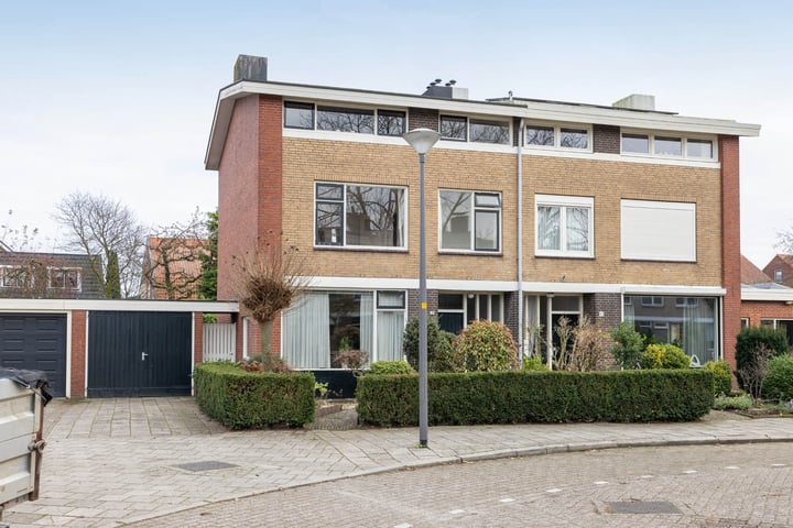 Bekijk foto 1 van van Heemskerkstraat 41