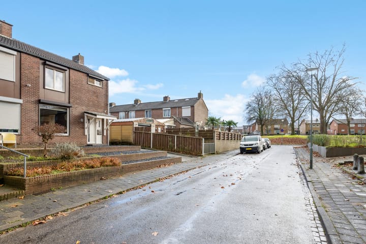 Foto 18 van Begoniastraat 11