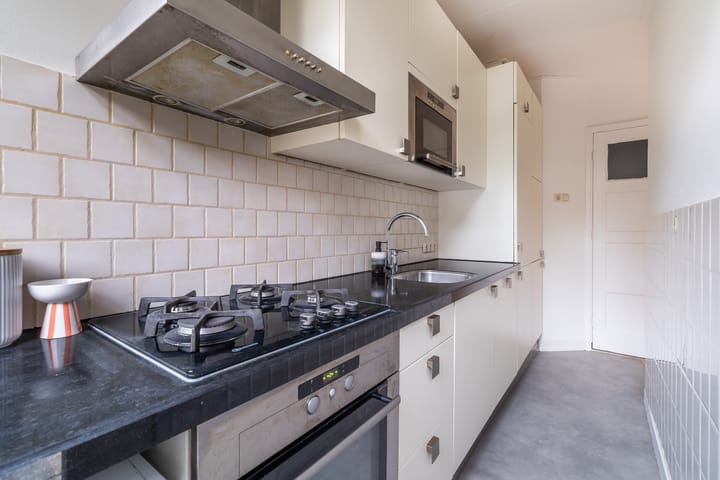 Foto 15 van Luzacstraat 28-B01