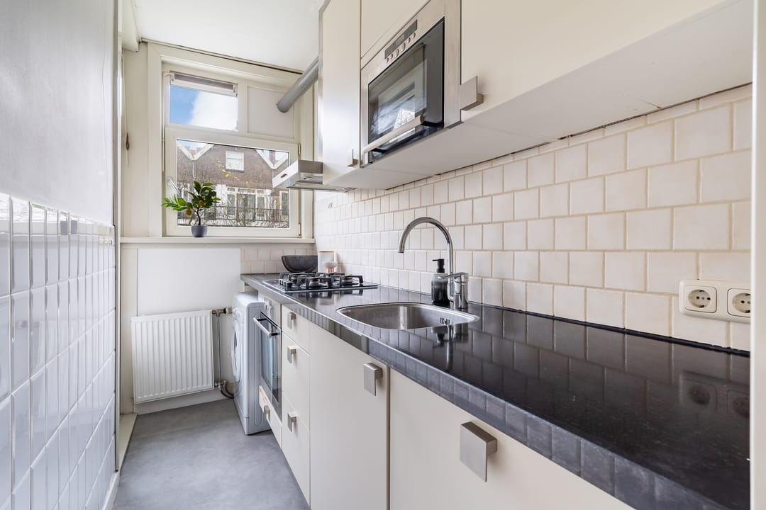 Foto 16 van Luzacstraat 28-B01