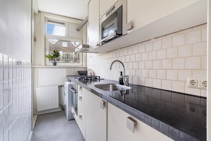 Foto 16 van Luzacstraat 28-B01